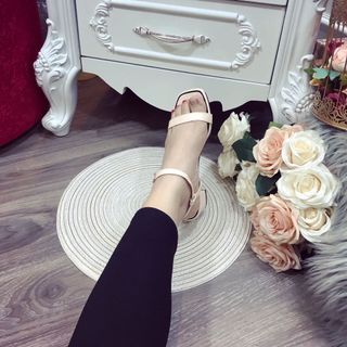Giày sandal nhiu mau