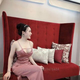 ĐẦM HỞ NGỰC