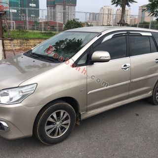 Cần bán xe Toyota Innova sx 2015