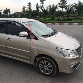 Cần bán xe Toyota Innova sx 2015