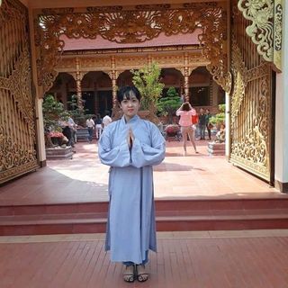 Áo tràng đi chùa cho Phật tử