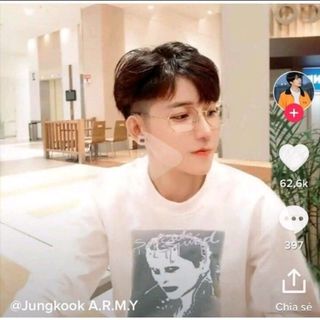 Mắt kính kim loại