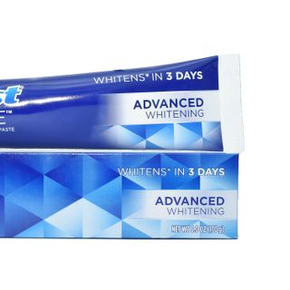 Kem đánh trắng răng Crest 3D White Advanced Whitening 170g