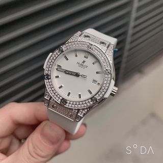 Đồng hồ nữ Hublot dây silicon cao cấp