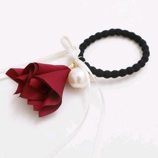 cột tóc hoa