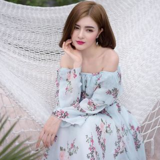 Đầm Dài Trễ Vai