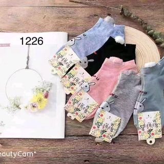 tất nữ có tai nhiều mẫu