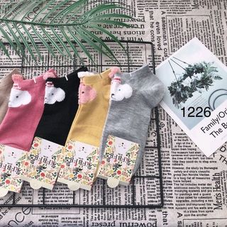 tất nữ có tai nhiều mẫu