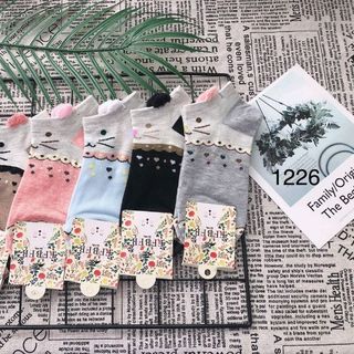 tất nữ có tai nhiều mẫu