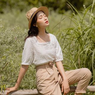 Áo croptop cổ u viền ren
