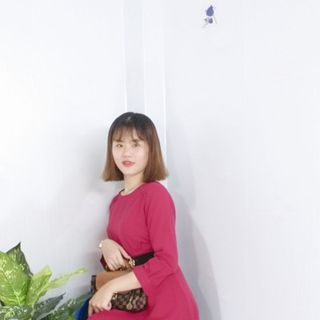 Đầm Đỏ Vintage Cổ Tròn Đính Nút Tay Dài Bồng - TP1756B