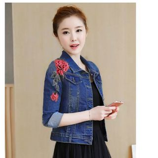 Áo khoác jean thêu hoa đỏ - TP1720A