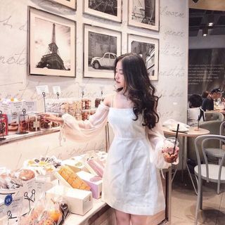 Đầm bẹt vai tay voan
