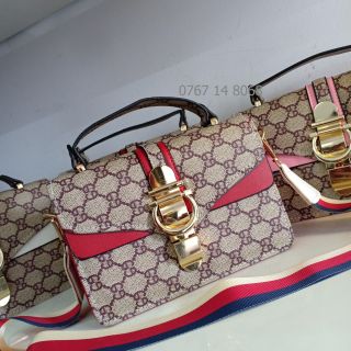 Túi Đeo Chéo Khóa Ô