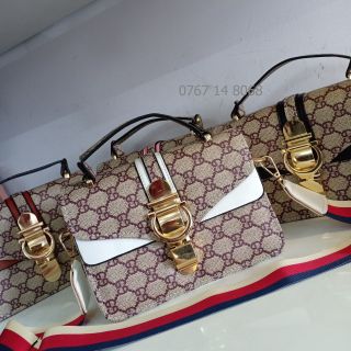 Túi Đeo Chéo Khóa Ô