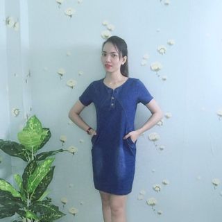 Đầm jean suông cổ V sâu phối túi có size S đến XXL - TP1236B