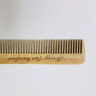 lược tre bỏ túi khách sạn