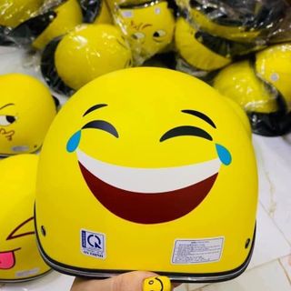 Nón bảo hiểm icon mặt cười màu vàng