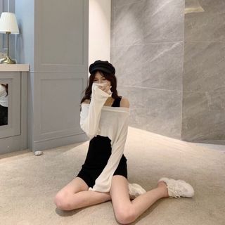 Set đầm kèm áo len