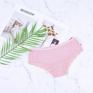 Quần lót bầu ren dâu đỏ