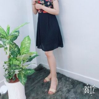 Đầm xòe chiffon in hoa 3D cổ phối ren cột nơ duyên dáng - TP1574B