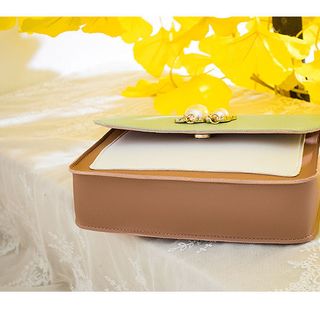 Túi đeo chéo nữ đính hạt