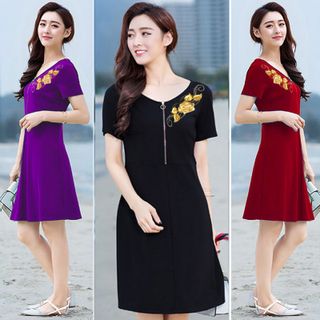 Đầm tím thêu 3D hoa hồng ánh kim cao cấp - TP1451A