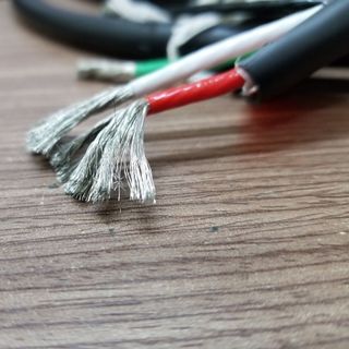 Dây loa dây tín hiệu Hitachi mạ Bạc