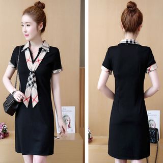Đầm thun đen cổ sơ mi viền tay kèm khăn sành điệu - TP1685A