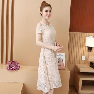 Đầm ren xòe màu da hở vai phối dây phụ kiện sành điệu - TP1697A