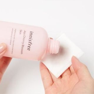 Nước Hoa Hồng Cân Bằng Da InnisfreeJeju Cherry Blossom Skin