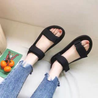 Giày sandal quai du
