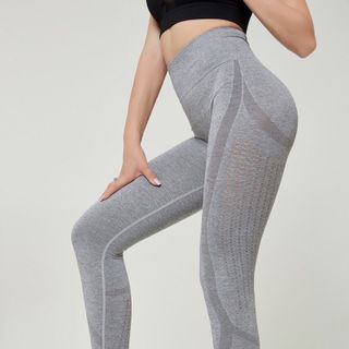 Quần gym nữ phối căt 3D- xưởng may quần áo thể thao Nam Nữ