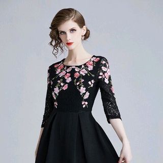 ĐẦM XÒE THÊU PHỐI REN