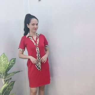 Đầm thun đen cổ sơ mi viền tay kèm khăn sành điệu - TP1685B