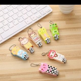 bấm móng tay hoạt hình