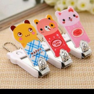 bấm móng tay hoạt hình