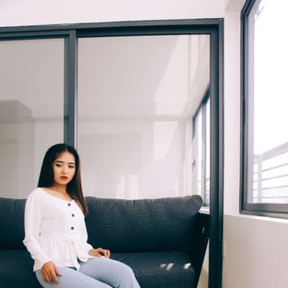 Áo kiểu cột nơ
