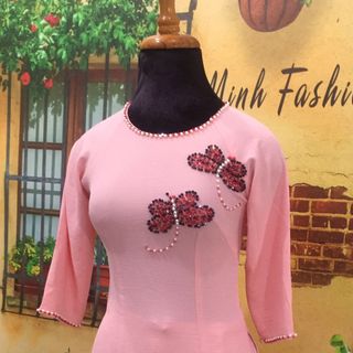 Áo dài truyền thống chuồn chuồn hồng