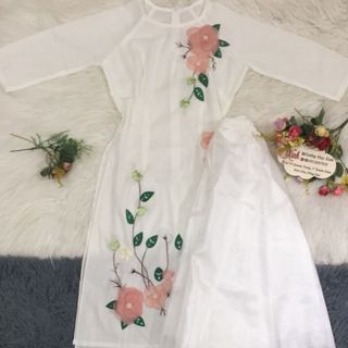 áo dài lụa Nhật trắng đính hoa