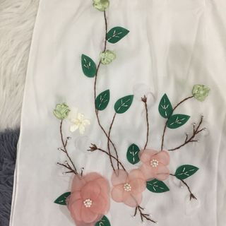 áo dài lụa Nhật trắng đính hoa