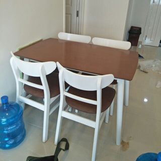 Bộ bàn ăn Manngo 4 ghế