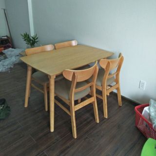 Bộ bàn ăn Manngo 4 ghế