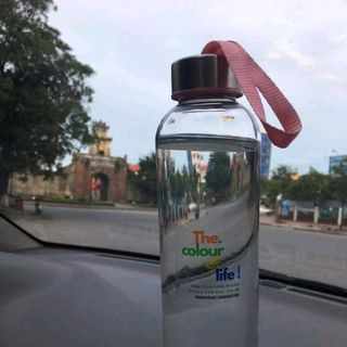 in bình thủy tinh có dây