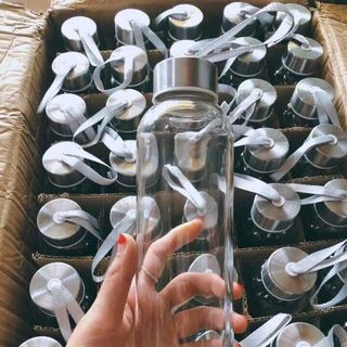 in bình thủy tinh có dây