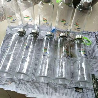 BÌNH NƯỚC THỦY TINH CÓ DÂY TREO