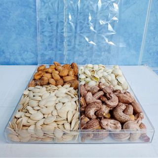 Hộp quà tặng 4 loại hạt hạt bí hạt điều hạt dẻ hạnh nhân socola