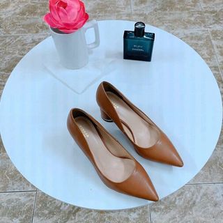 Giày bít bóng và mờ
Lót cực êm và mềm