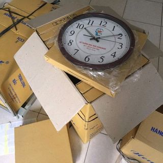 xưởng lắp ráp đồng hồ