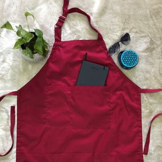 Tạp dề yếm màu đỏ đô